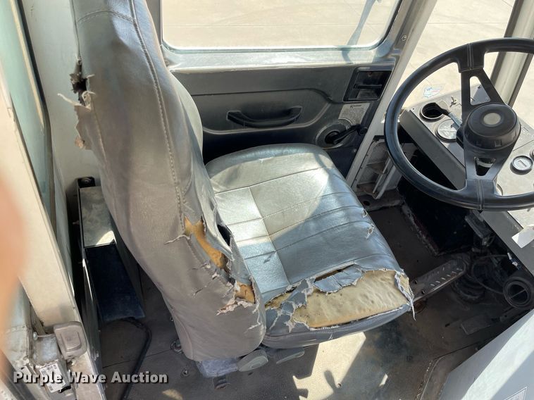 image for item LT9599 2007 Kalmar 4x2  yard truck