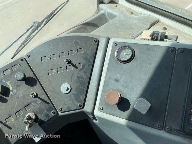 image for item LT9599 2007 Kalmar 4x2  yard truck