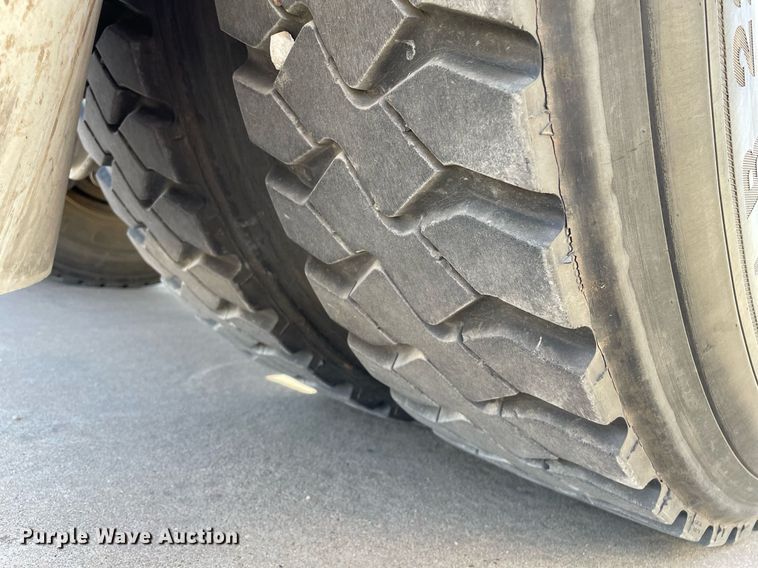 image for item LT9599 2007 Kalmar 4x2  yard truck