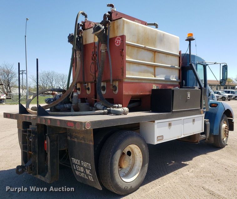 image for item LT9693 1995 Kenworth T300  flatbed truck with fluid mixing system