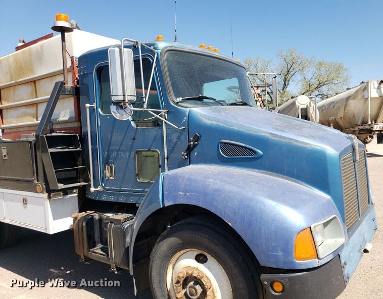 image for item LT9693 1995 Kenworth T300  flatbed truck with fluid mixing system