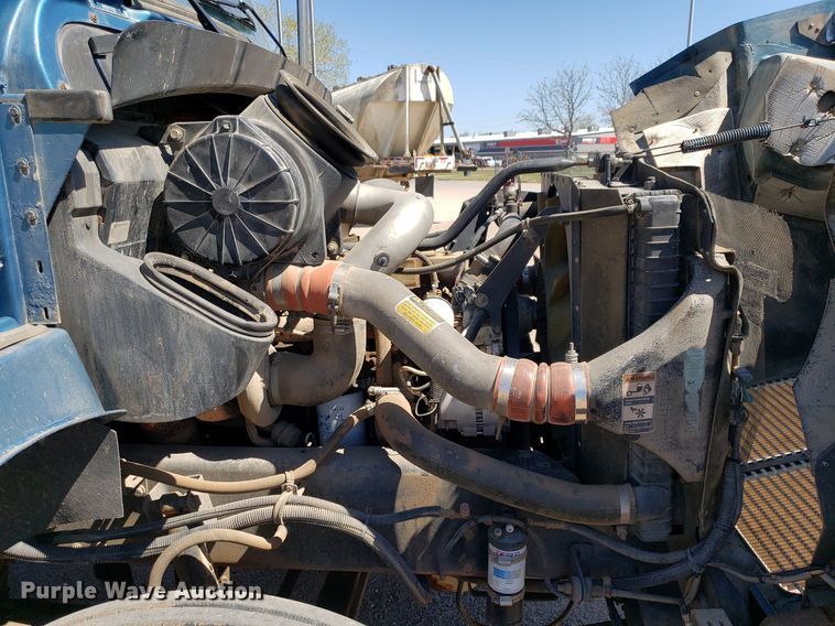 image for item LT9693 1995 Kenworth T300  flatbed truck with fluid mixing system