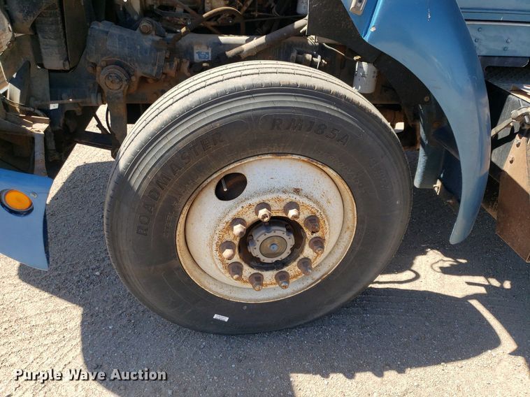 image for item LT9693 1995 Kenworth T300  flatbed truck with fluid mixing system