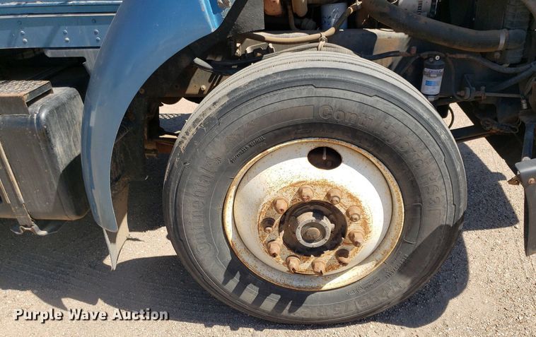 image for item LT9693 1995 Kenworth T300  flatbed truck with fluid mixing system