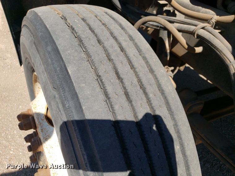 image for item LT9693 1995 Kenworth T300  flatbed truck with fluid mixing system