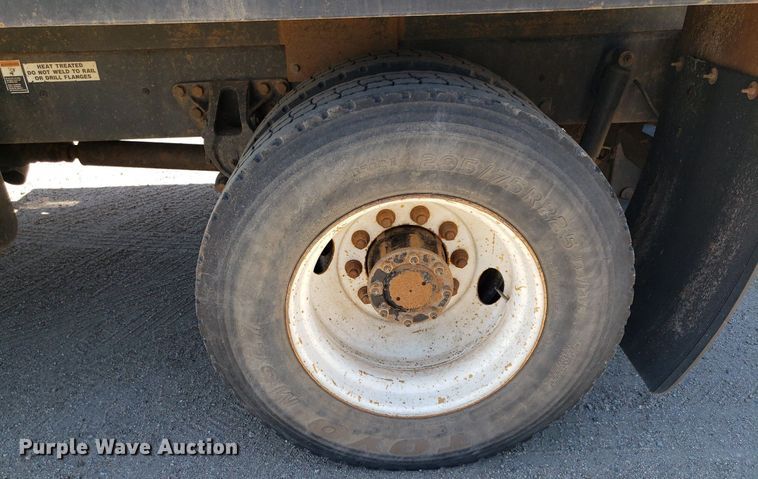 image for item LT9693 1995 Kenworth T300  flatbed truck with fluid mixing system