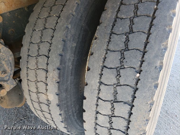 image for item LT9693 1995 Kenworth T300  flatbed truck with fluid mixing system