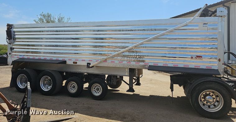 image for item MB9985 2007 Travis 28FT TRAVIS S/76 walking floor trailer