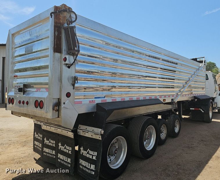 image for item MB9985 2007 Travis 28FT TRAVIS S/76 walking floor trailer