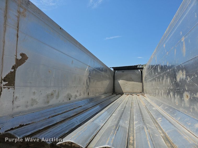 image for item MB9985 2007 Travis 28FT TRAVIS S/76 walking floor trailer