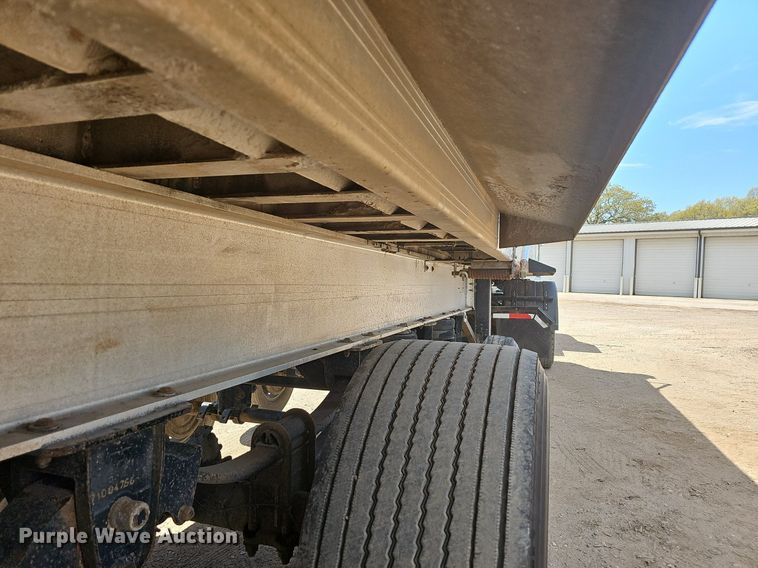 image for item MB9985 2007 Travis 28FT TRAVIS S/76 walking floor trailer