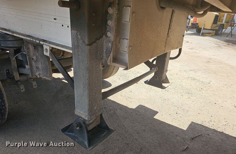 image for item MB9985 2007 Travis 28FT TRAVIS S/76 walking floor trailer