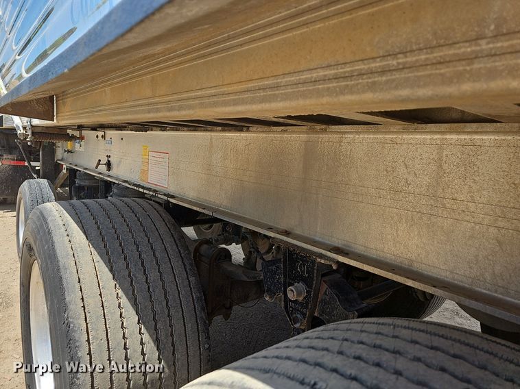 image for item MB9985 2007 Travis 28FT TRAVIS S/76 walking floor trailer