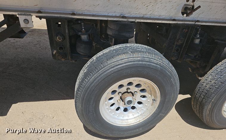 image for item MB9985 2007 Travis 28FT TRAVIS S/76 walking floor trailer