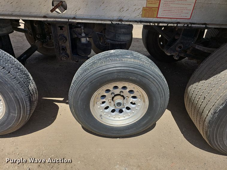 image for item MB9985 2007 Travis 28FT TRAVIS S/76 walking floor trailer