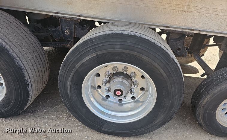 image for item MB9985 2007 Travis 28FT TRAVIS S/76 walking floor trailer