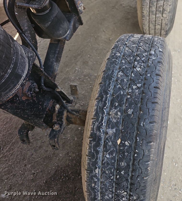 image for item MB9985 2007 Travis 28FT TRAVIS S/76 walking floor trailer