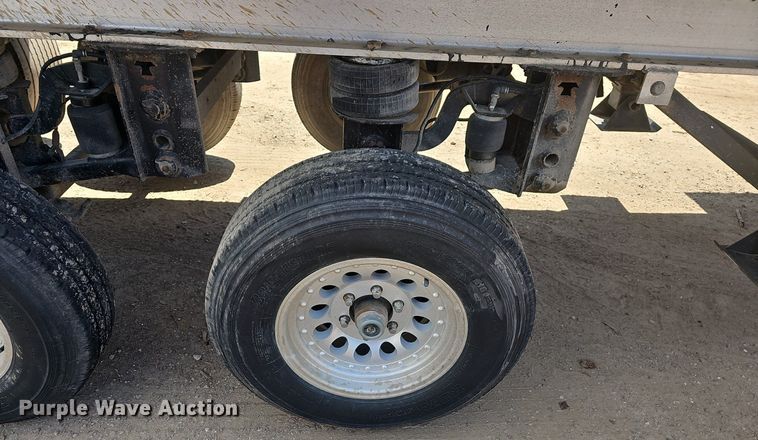 image for item MB9985 2007 Travis 28FT TRAVIS S/76 walking floor trailer