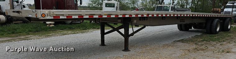 image for item MB9993 2007 Chaparral  flatbed trailer