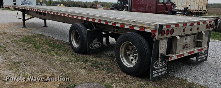 image for item MB9993 2007 Chaparral  flatbed trailer