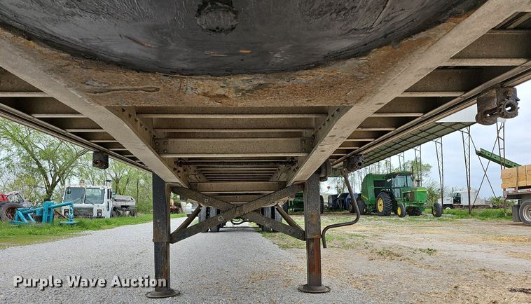 image for item MB9993 2007 Chaparral  flatbed trailer