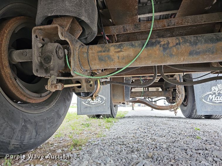 image for item MB9993 2007 Chaparral  flatbed trailer