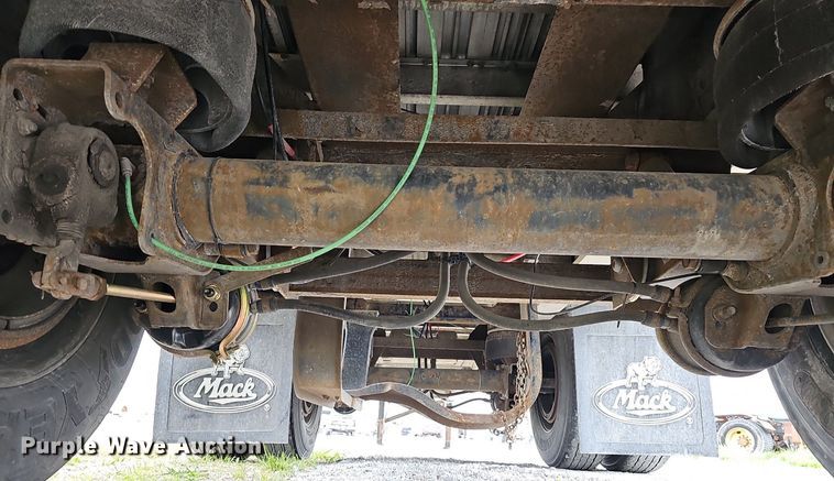 image for item MB9993 2007 Chaparral  flatbed trailer