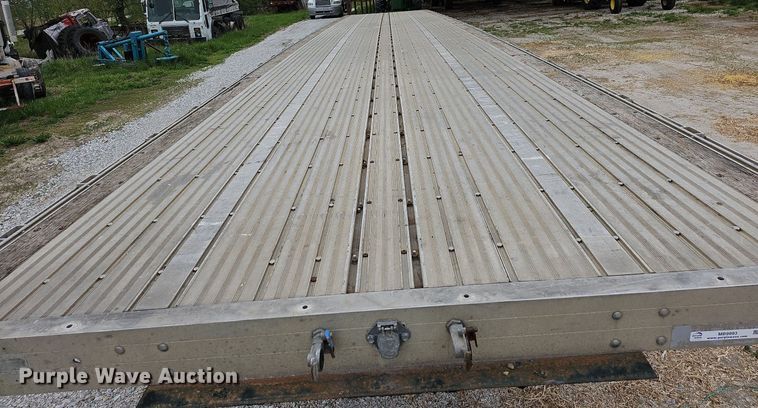 image for item MB9993 2007 Chaparral  flatbed trailer