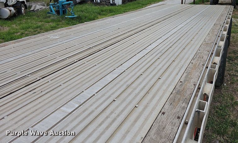 image for item MB9993 2007 Chaparral  flatbed trailer