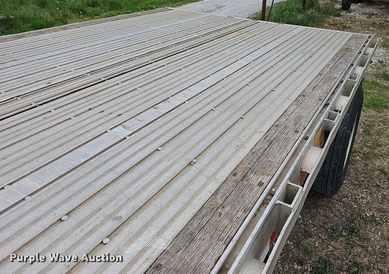 image for item MB9993 2007 Chaparral  flatbed trailer
