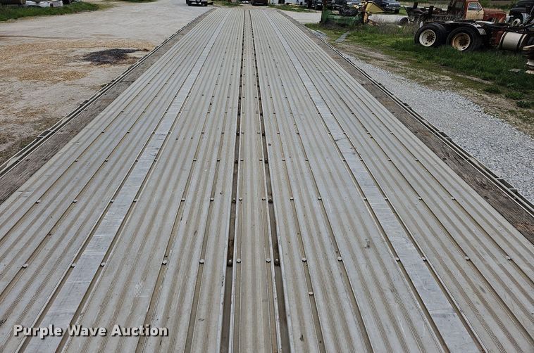 image for item MB9993 2007 Chaparral  flatbed trailer