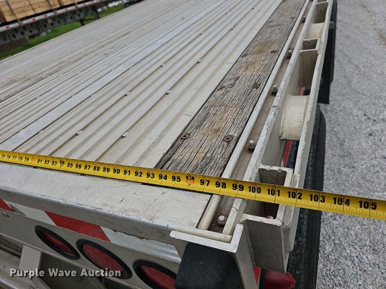 image for item MB9993 2007 Chaparral  flatbed trailer