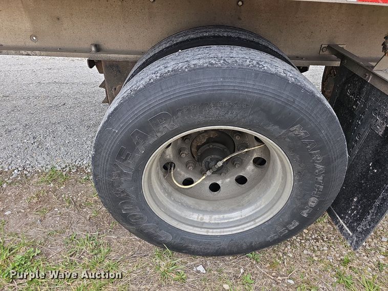 image for item MB9993 2007 Chaparral  flatbed trailer