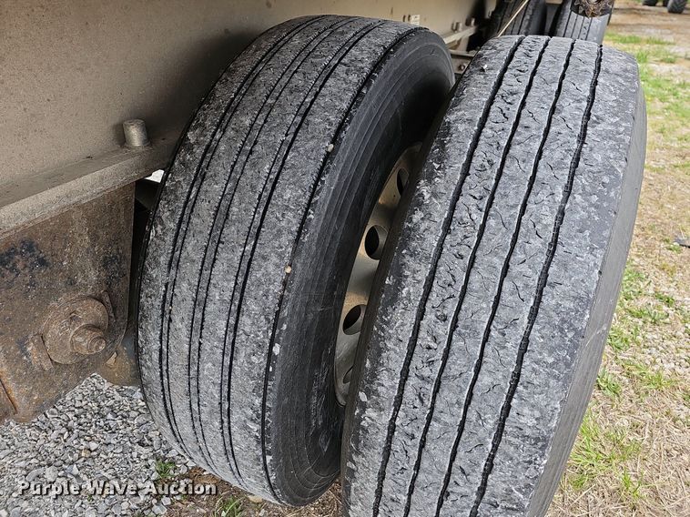 image for item MB9993 2007 Chaparral  flatbed trailer