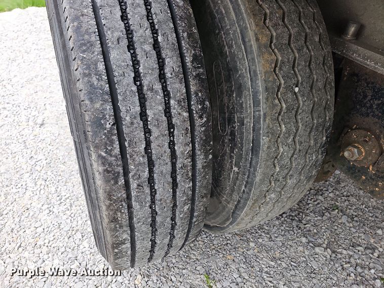 image for item MB9993 2007 Chaparral  flatbed trailer