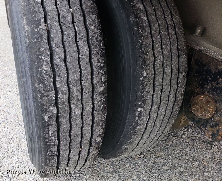 image for item MB9993 2007 Chaparral  flatbed trailer