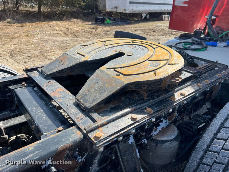 image for item MM9221 2000 Peterbilt 379  semi truck