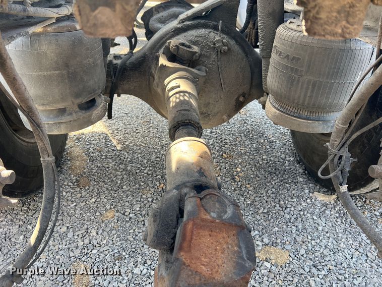 image for item MM9221 2000 Peterbilt 379  semi truck