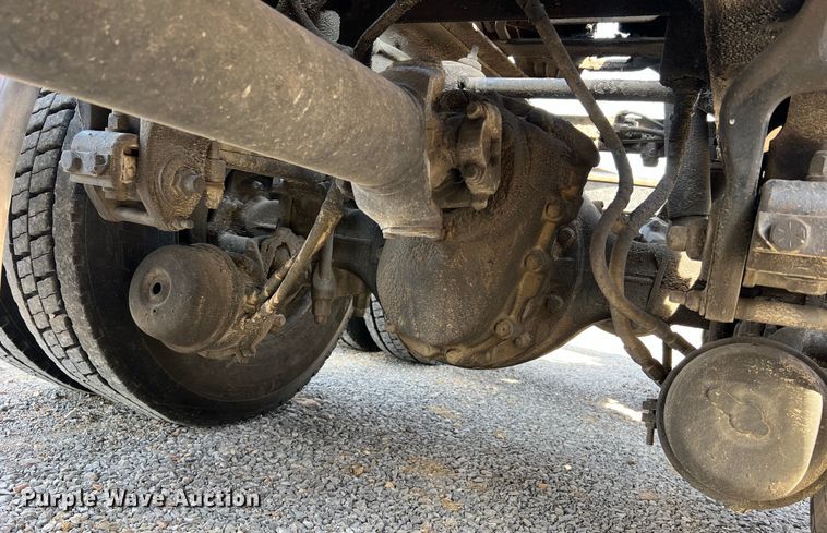 image for item MM9221 2000 Peterbilt 379  semi truck