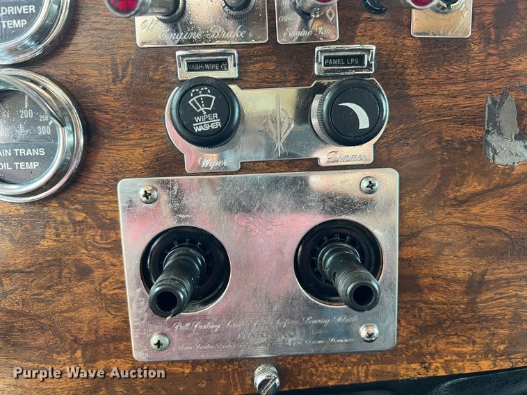 image for item MM9221 2000 Peterbilt 379  semi truck