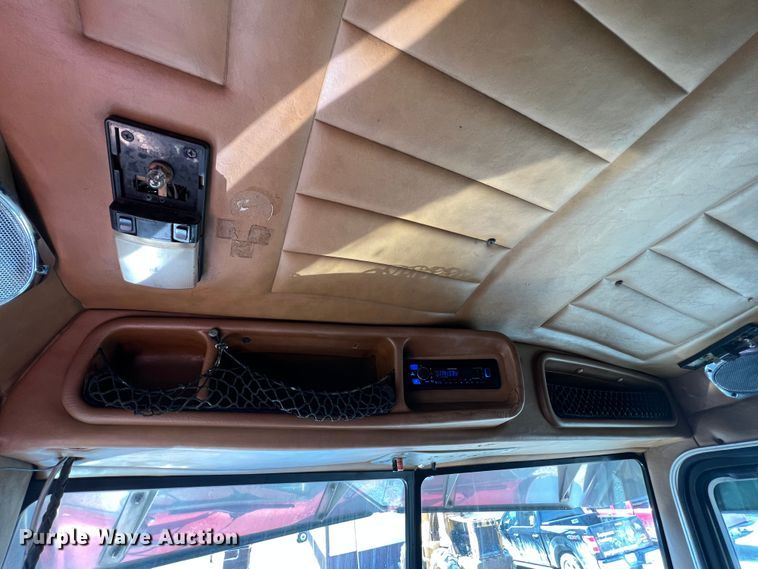 image for item MM9221 2000 Peterbilt 379  semi truck