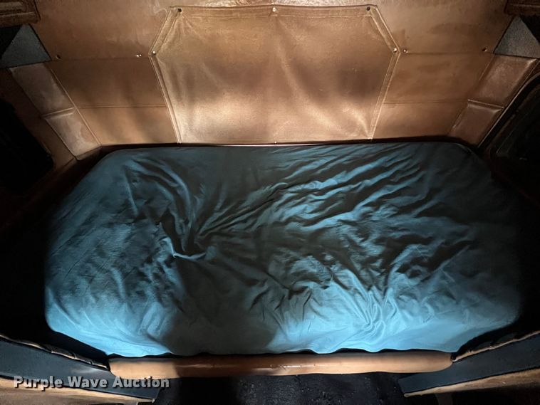 image for item MM9221 2000 Peterbilt 379  semi truck