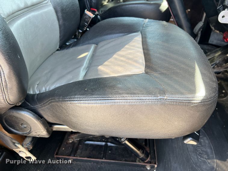 image for item MM9221 2000 Peterbilt 379  semi truck