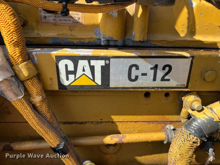 image for item MM9221 2000 Peterbilt 379  semi truck