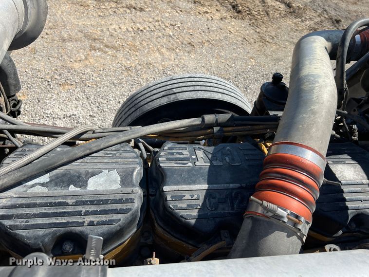 image for item MM9221 2000 Peterbilt 379  semi truck