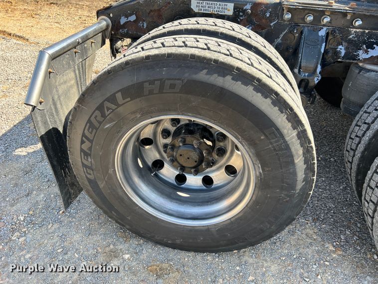 image for item MM9221 2000 Peterbilt 379  semi truck