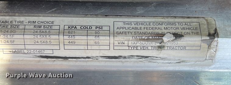 image for item MM9221 2000 Peterbilt 379  semi truck