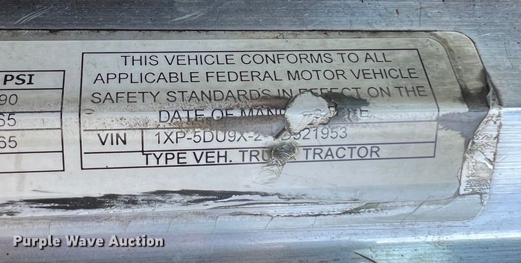 image for item MM9221 2000 Peterbilt 379  semi truck