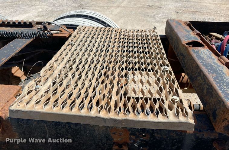 image for item MM9482 1991 Mack RD688S  winch truck