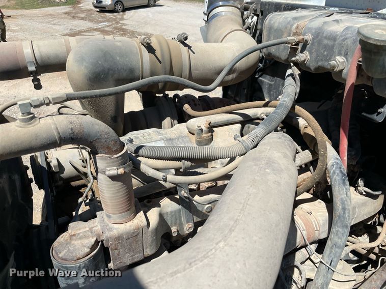 image for item MM9482 1991 Mack RD688S  winch truck